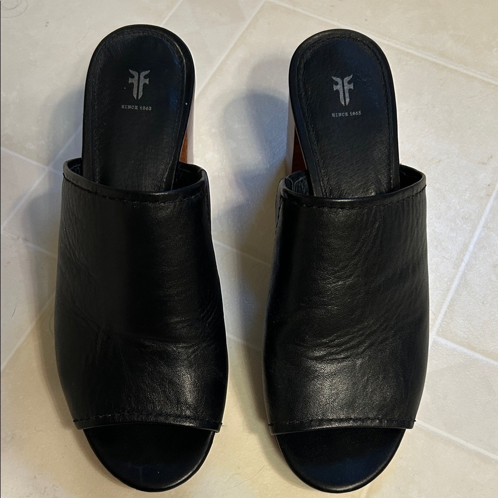 Frye Black Leather Women's Open-Toed Mules